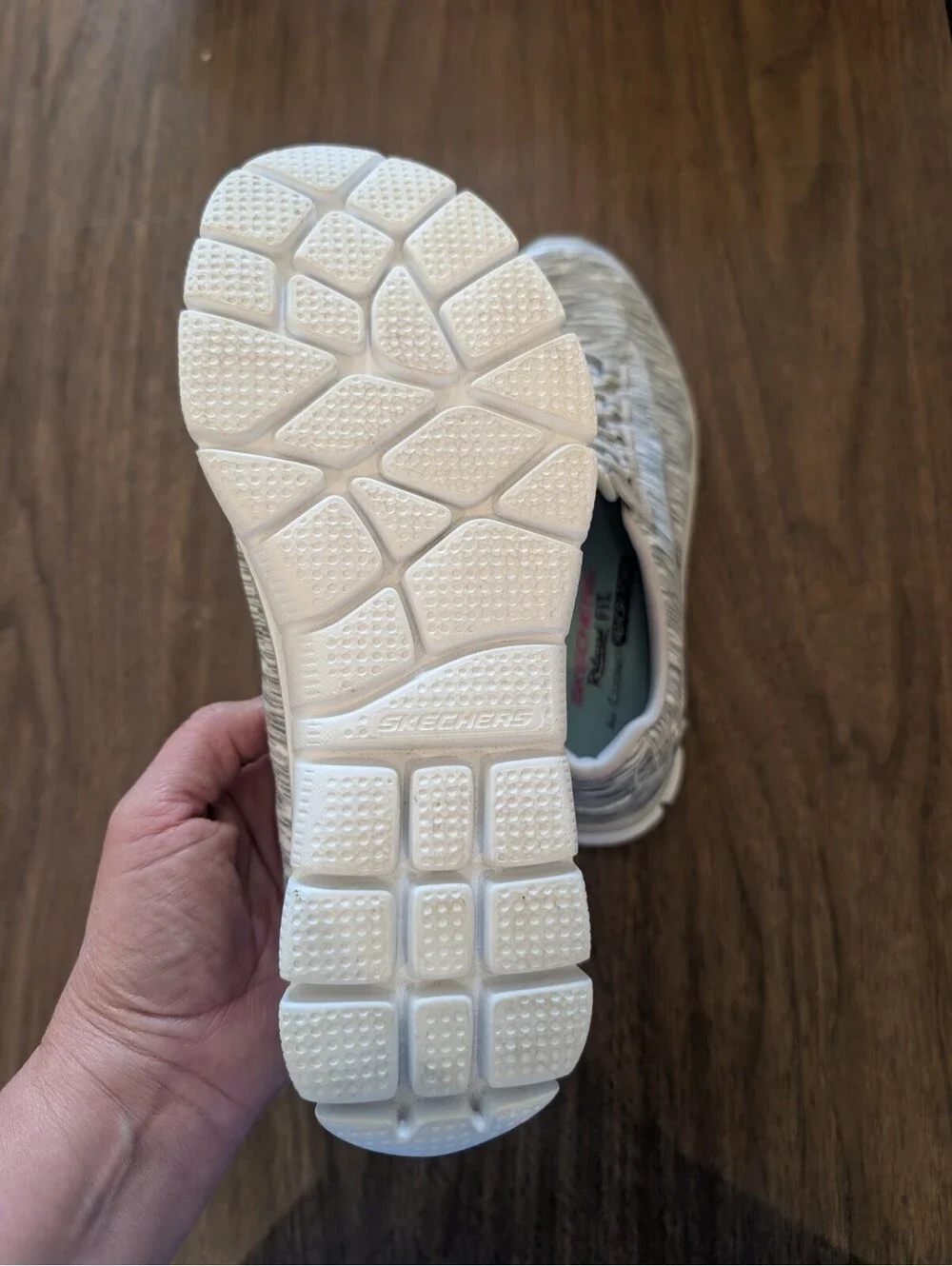 Skechers Relaxed Fit Air Cooled Memory Foam Slip On Shoes Women's Sz 6.5 gray